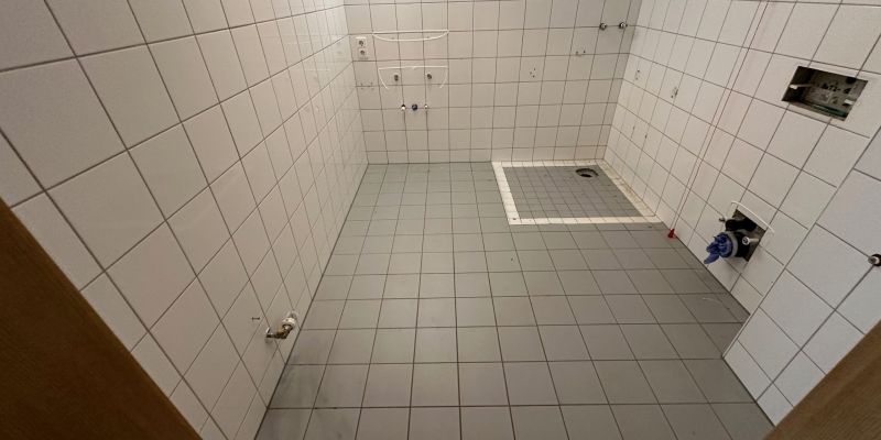 Vor Badsanierung aus Ahrweiler und Andernach vom Meisterbetrieb Fliesen Weissmann